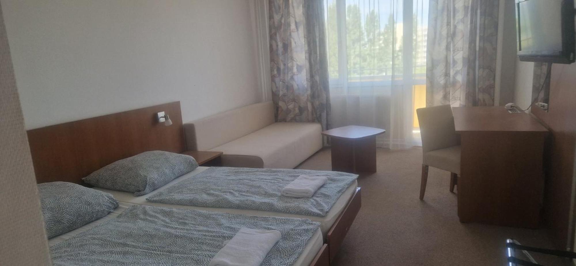 Aranypart Szallo-Koezoessegi Szallashely Siófok Esterno foto